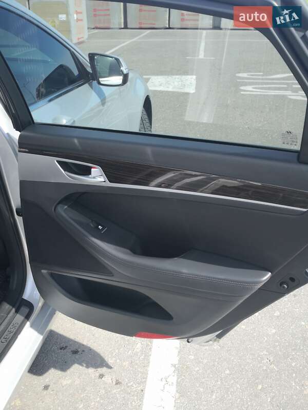 Седан Hyundai Genesis 2014 в Києві