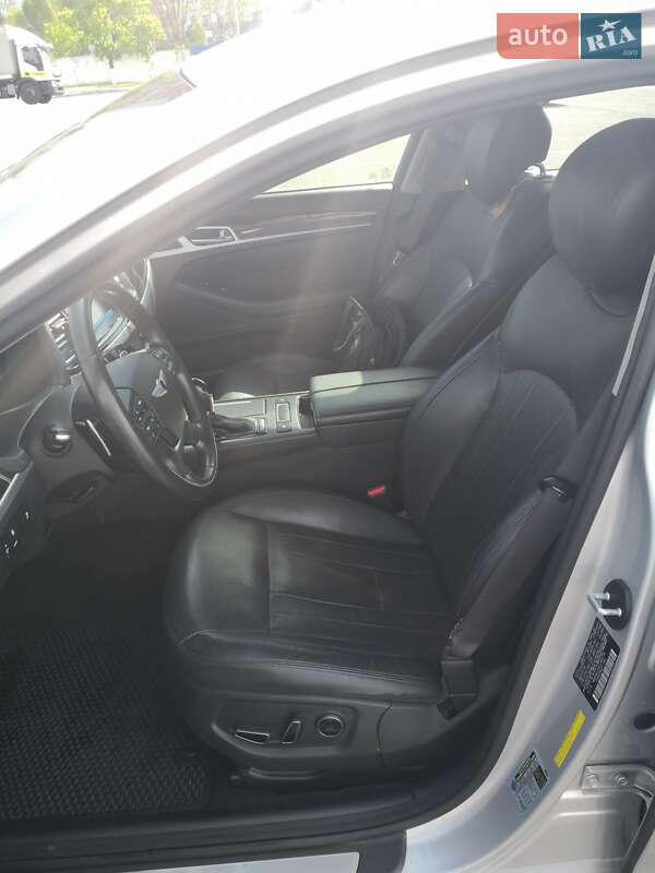 Седан Hyundai Genesis 2014 в Києві