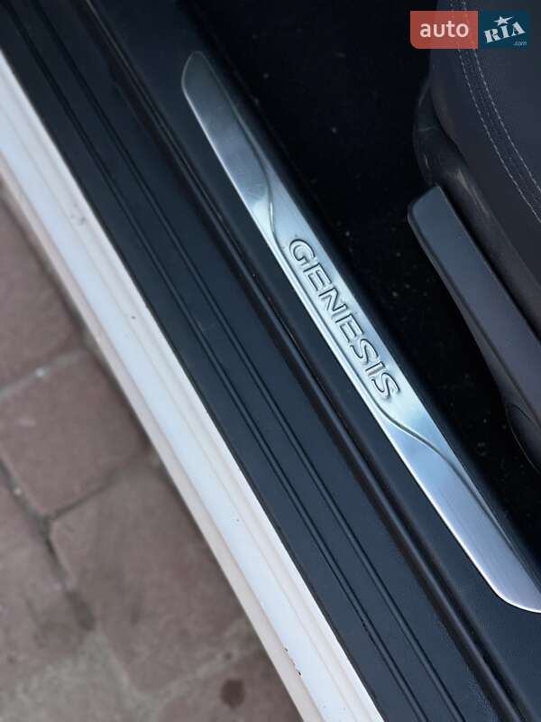 Купе Hyundai Genesis 2013 в Харькове