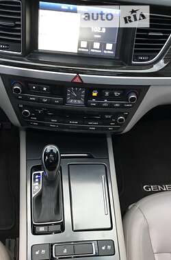 Седан Hyundai Genesis 2014 в Черкасах