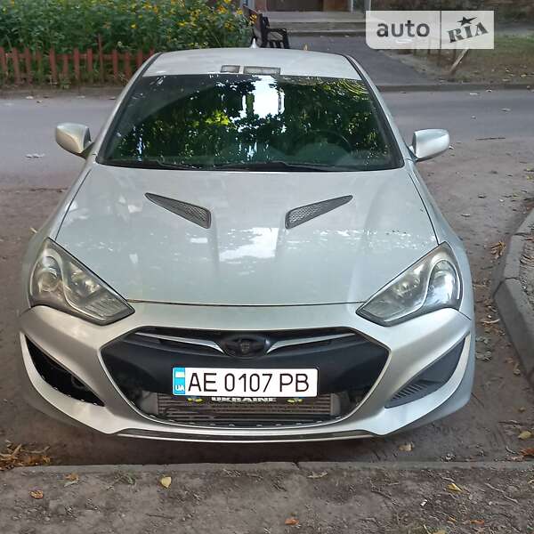 Купе Hyundai Genesis 2013 в Павлограді