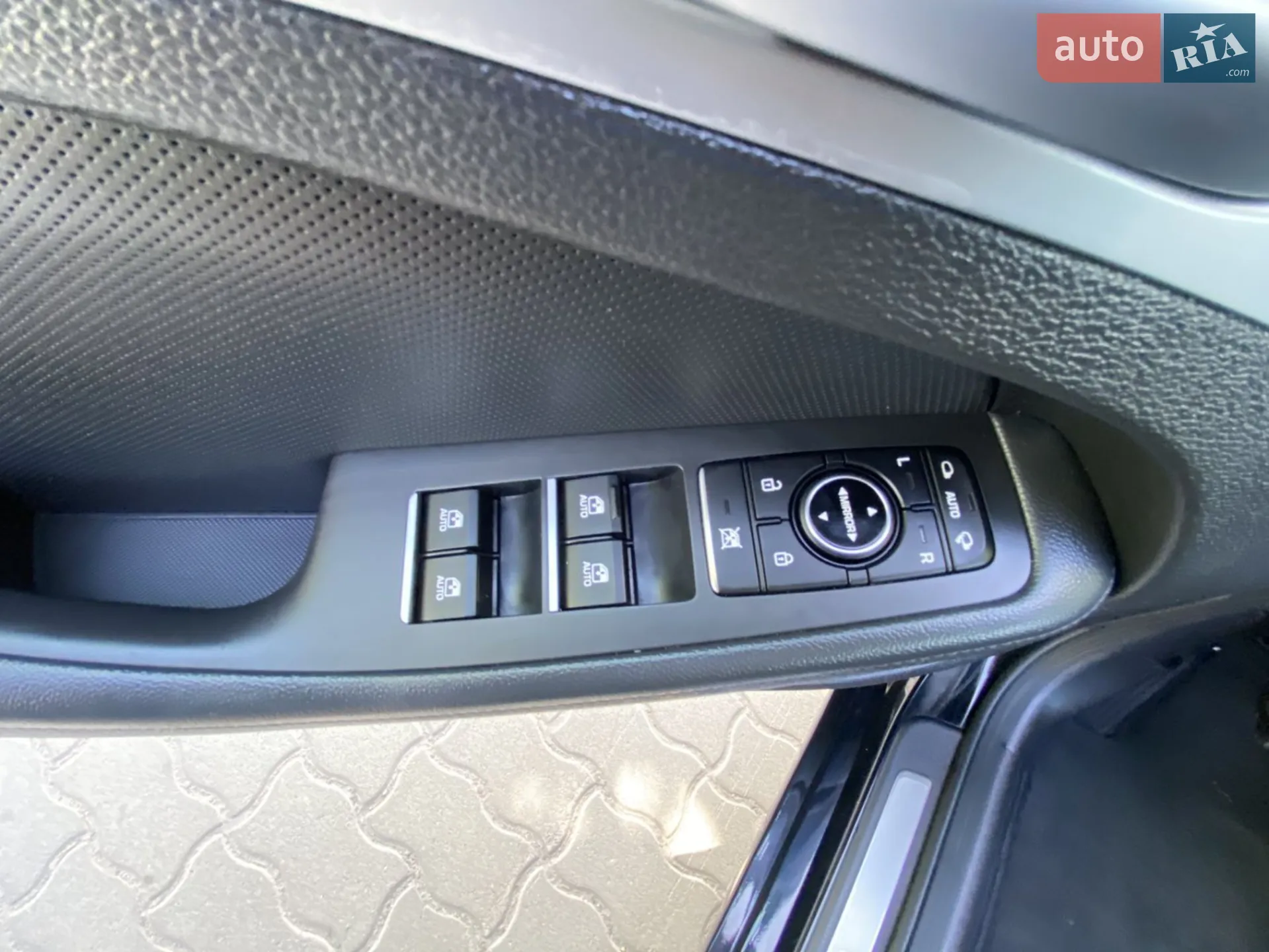 2015 Hyundai Genesis - мініатюра 22