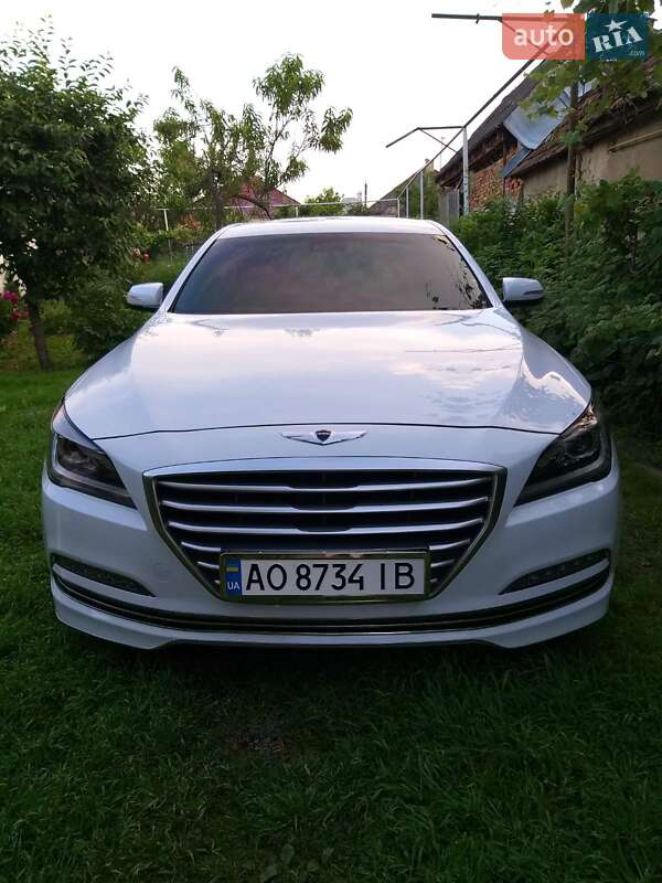 Седан Hyundai Genesis 2015 в Ужгороде
