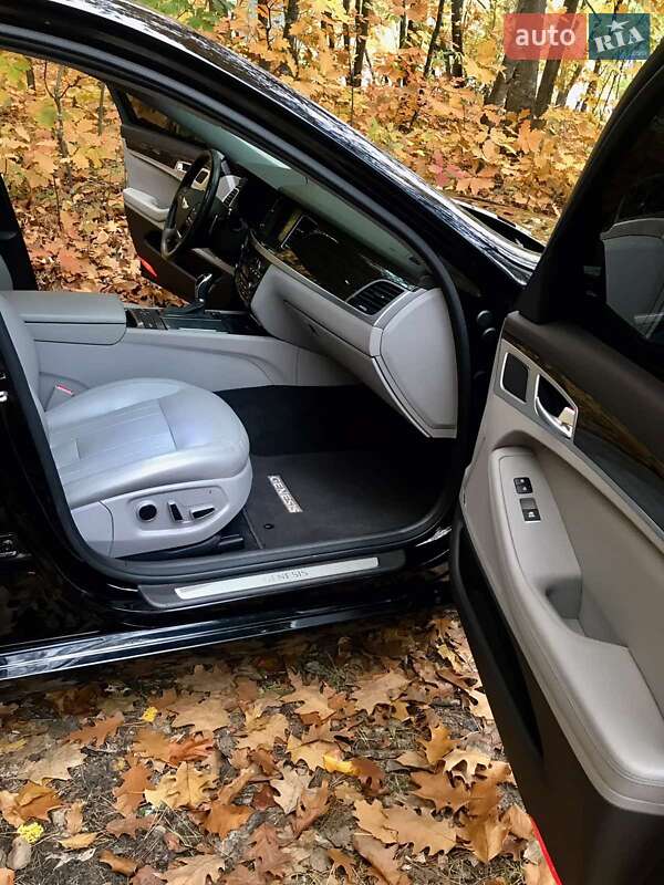Седан Hyundai Genesis 2014 в Черкассах