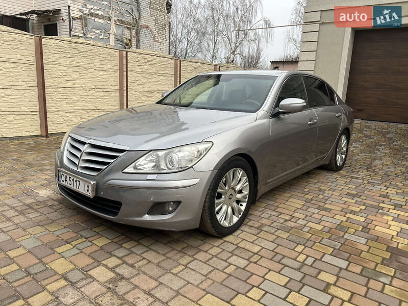 Седан Hyundai Genesis 2009 в Чернігові