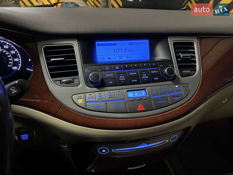 Седан Hyundai Genesis 2013 в Киеве