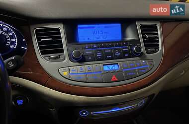Седан Hyundai Genesis 2013 в 