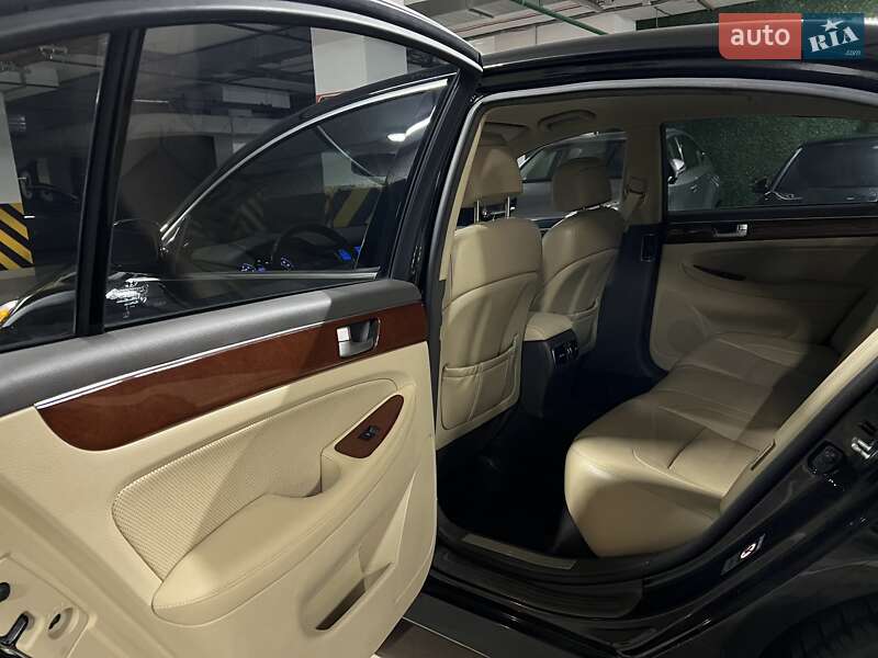Седан Hyundai Genesis 2013 в Киеве