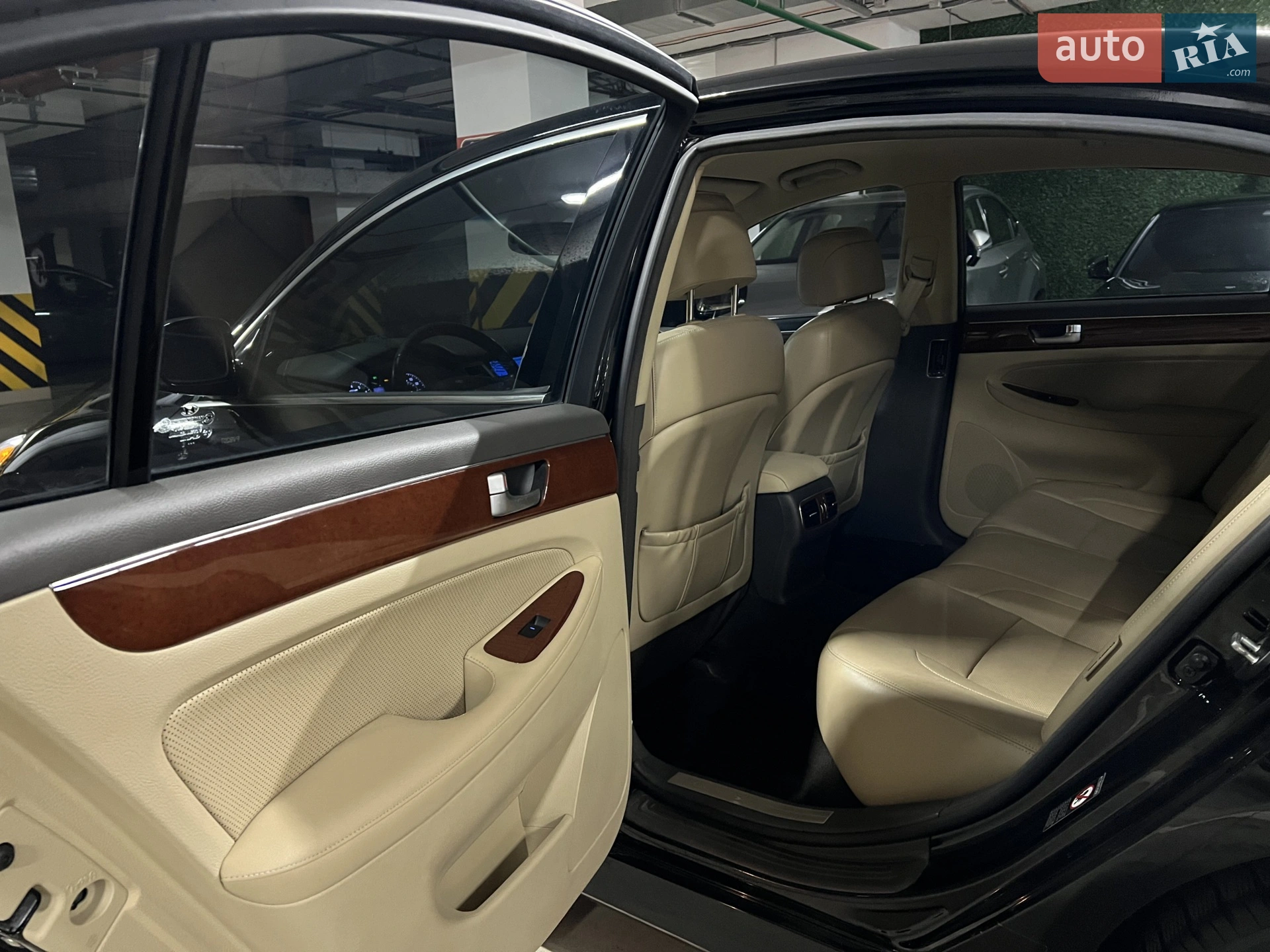 2013 Hyundai Genesis - мініатюра 38