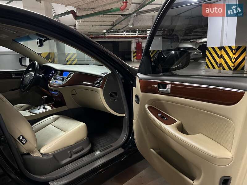 Седан Hyundai Genesis 2013 в Киеве