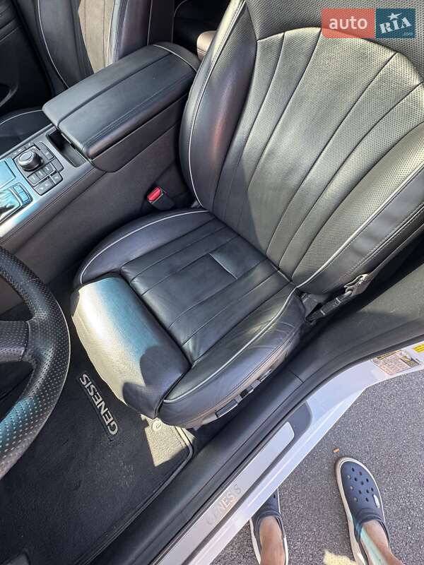 Седан Hyundai Genesis 2015 в Киеве фото 27 Седан Hyundai Genesis 2015 в Киеве