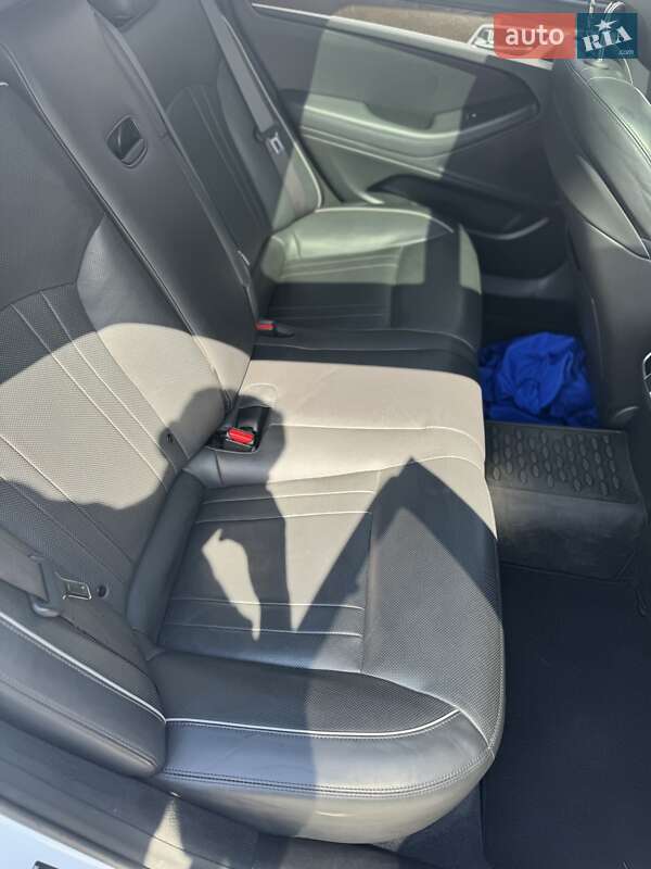 Седан Hyundai Genesis 2015 в Киеве фото 29 Седан Hyundai Genesis 2015 в Киеве