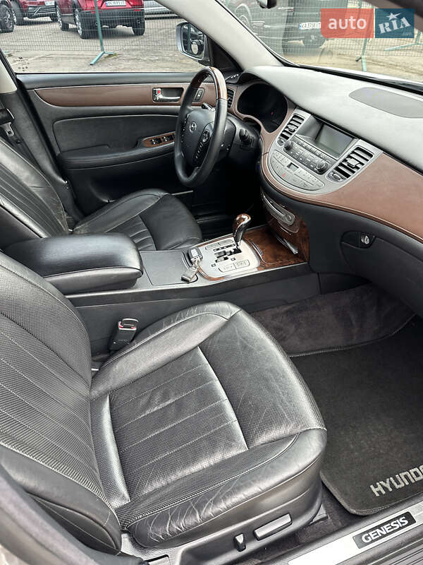 Седан Hyundai Genesis 2008 в Киеве