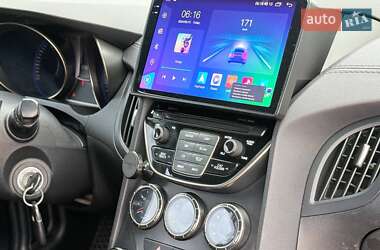 Купе Hyundai Genesis 2013 в 