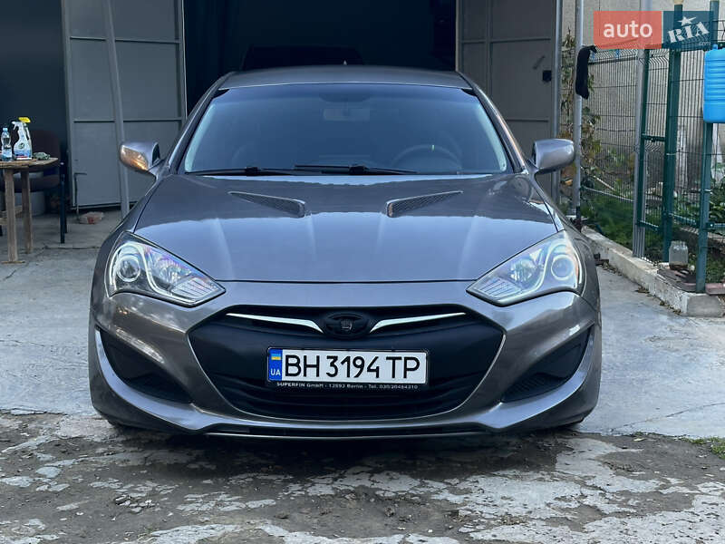 Купе Hyundai Genesis 2012 в Білгороді-Дністровському