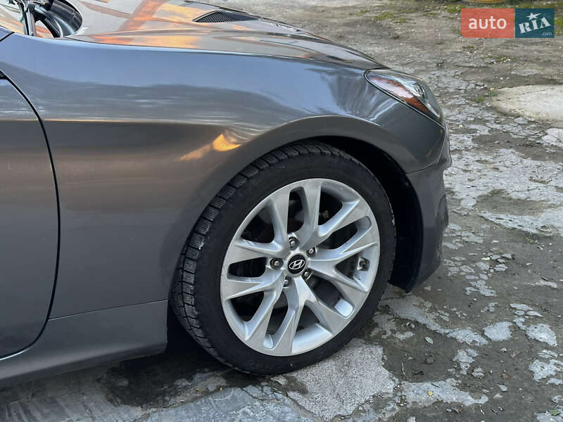 Купе Hyundai Genesis 2012 в Білгороді-Дністровському
