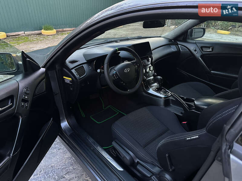 Купе Hyundai Genesis 2012 в Білгороді-Дністровському