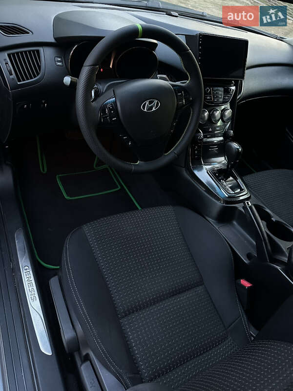 Купе Hyundai Genesis 2012 в Білгороді-Дністровському