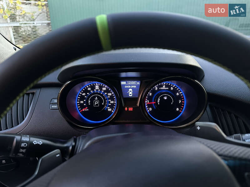 Купе Hyundai Genesis 2012 в Білгороді-Дністровському