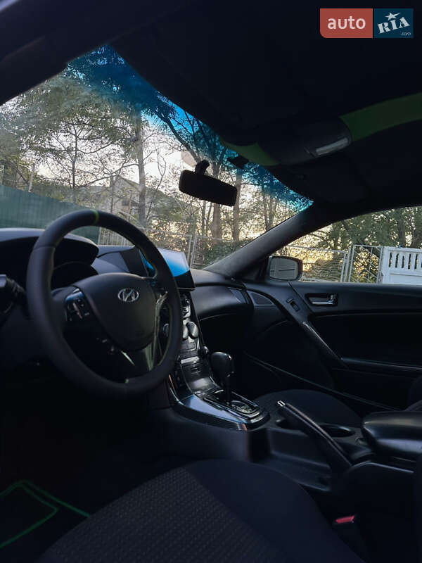 Купе Hyundai Genesis 2012 в Білгороді-Дністровському