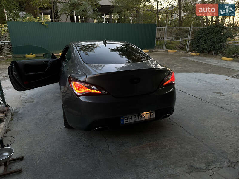 Купе Hyundai Genesis 2012 в Білгороді-Дністровському