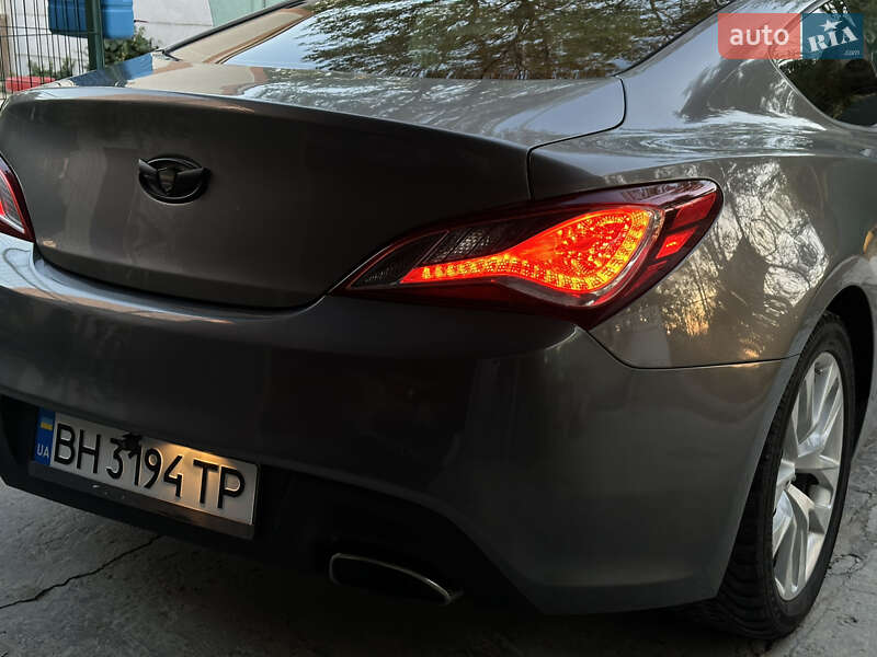 Купе Hyundai Genesis 2012 в Білгороді-Дністровському