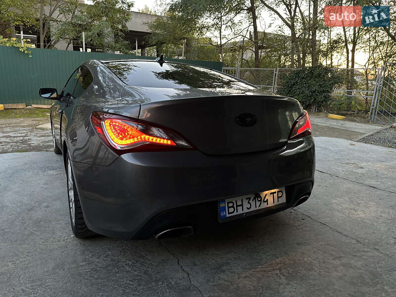 Купе Hyundai Genesis 2012 в Білгороді-Дністровському