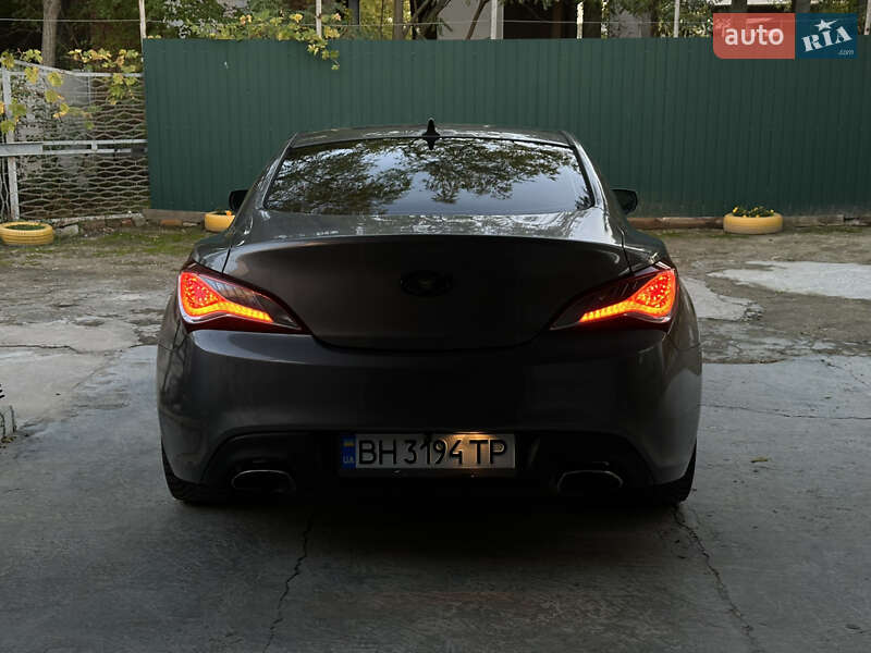 Купе Hyundai Genesis 2012 в Білгороді-Дністровському