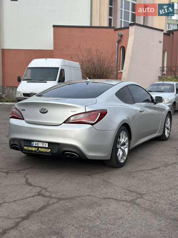 Купе Hyundai Genesis 2013 в Полтаві