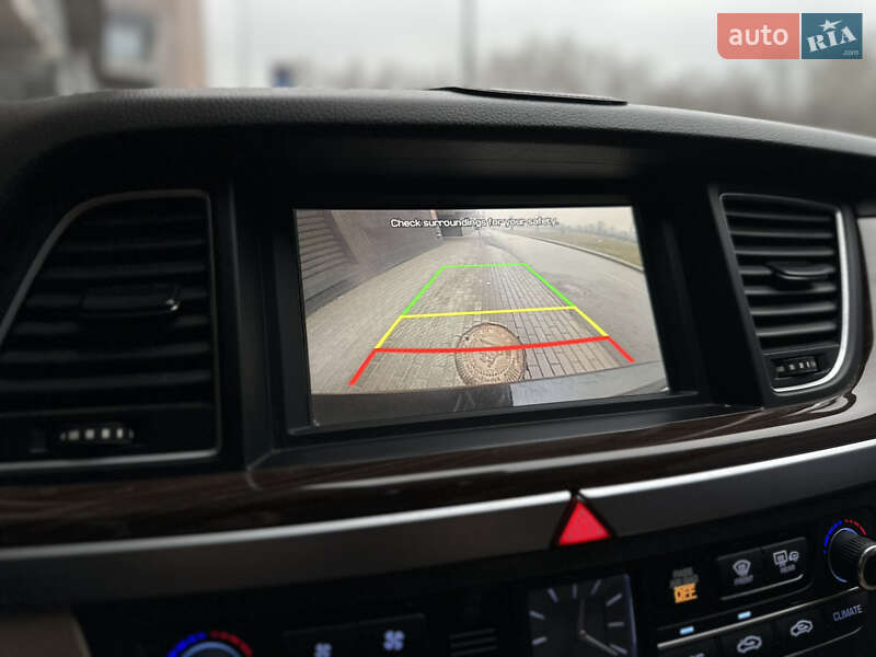 Седан Hyundai Genesis 2015 в Киеве