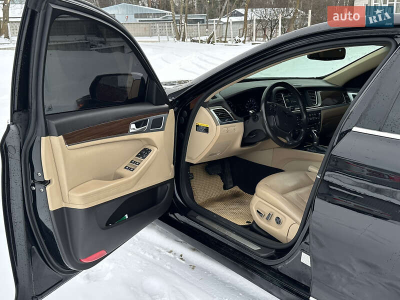 Седан Hyundai Genesis 2015 в Киеве
