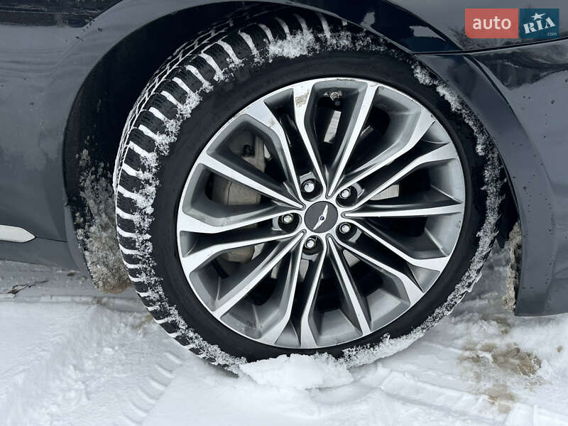 Седан Hyundai Genesis 2015 в Киеве