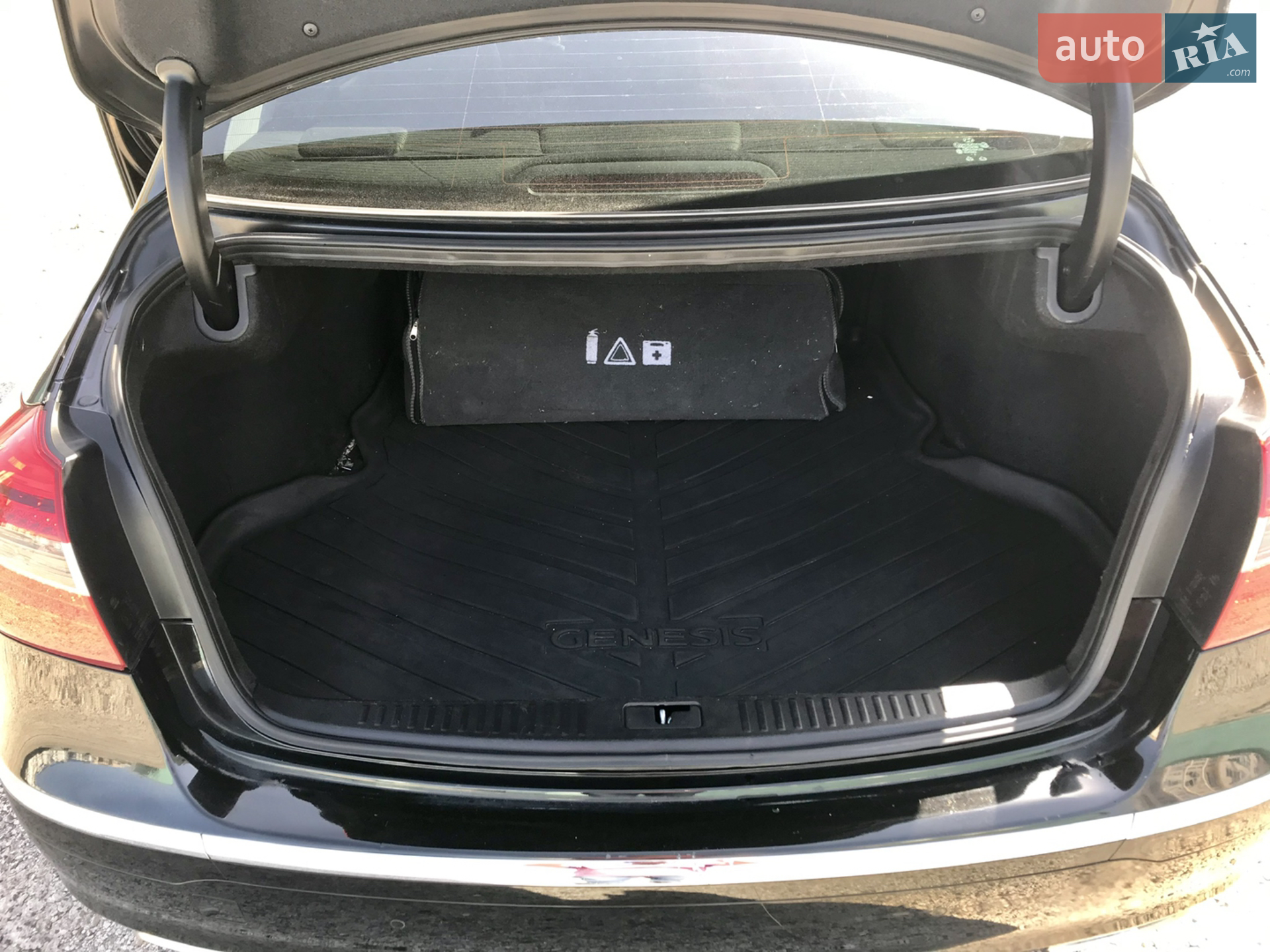 Hyundai Genesis 2013 VIN KMHGC4DH4DU251630 фото оголошення 12 з 12
