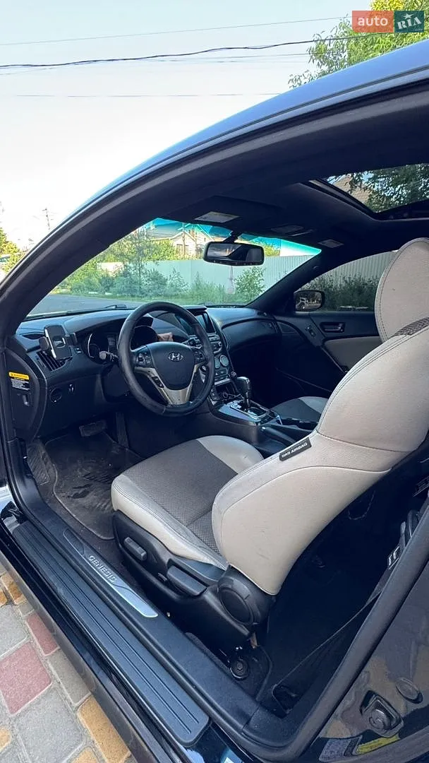 2013 Hyundai Genesis - мініатюра 17