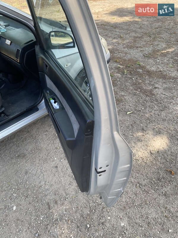 Хэтчбек Hyundai Getz 2004 в Запорожье