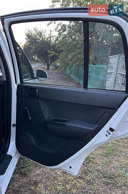 Хэтчбек Hyundai Getz 2010 в 