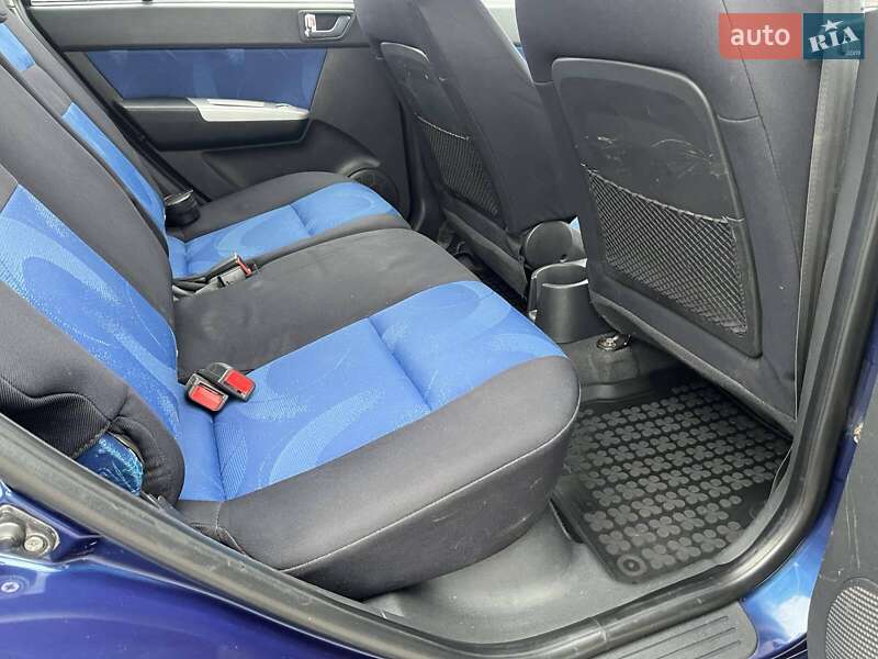 Хетчбек Hyundai Getz 2006 в Вишневому фото 17 Хетчбек Hyundai Getz 2006 в Вишневому