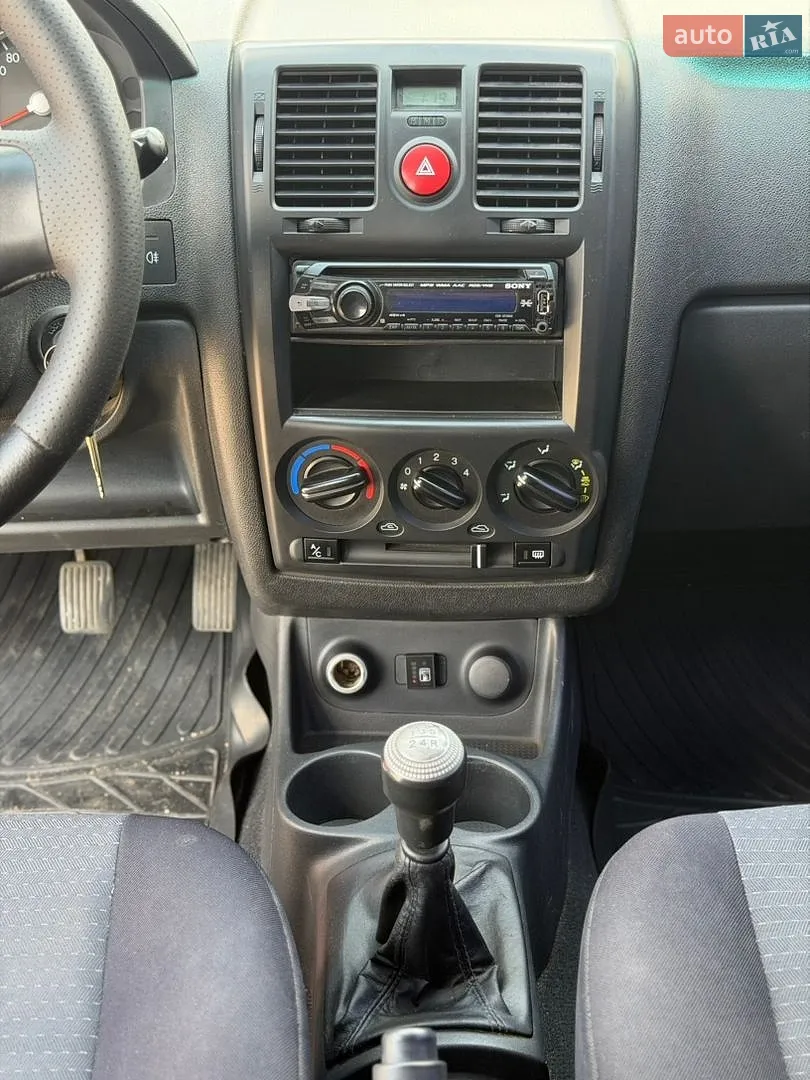 2010 Hyundai Getz - мініатюра 18
