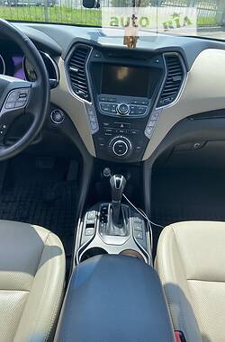Внедорожник / Кроссовер Hyundai Grand Santa Fe 2015 в 