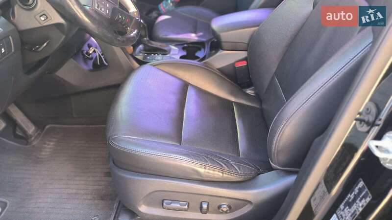 Внедорожник / Кроссовер Hyundai Grand Santa Fe 2014 в Киеве