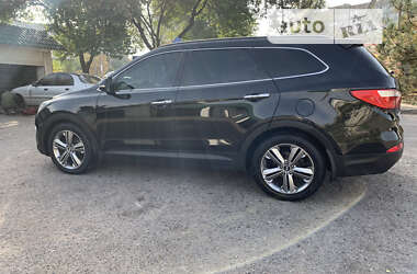 Внедорожник / Кроссовер Hyundai Grand Santa Fe 2014 в 