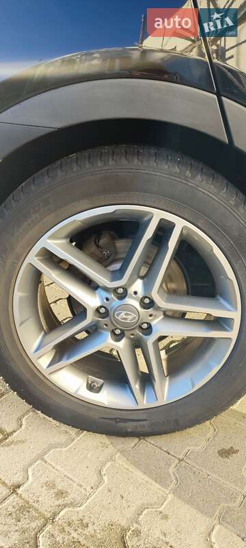 Внедорожник / Кроссовер Hyundai Grand Santa Fe 2016 в Черновцах