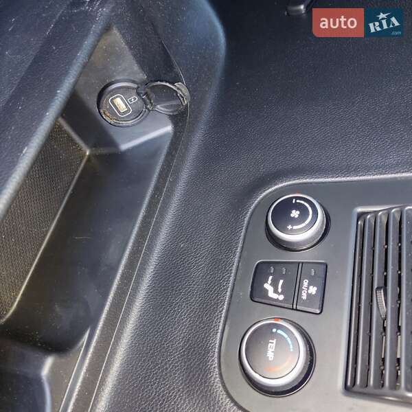 Внедорожник / Кроссовер Hyundai Grand Santa Fe 2016 в Черновцах