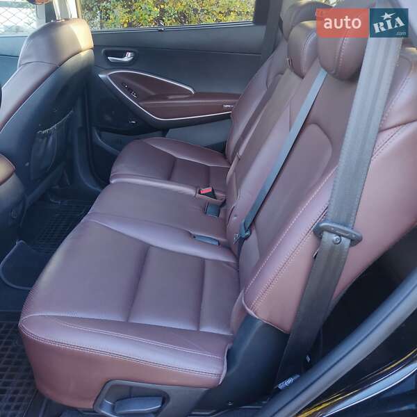 Внедорожник / Кроссовер Hyundai Grand Santa Fe 2016 в Черновцах