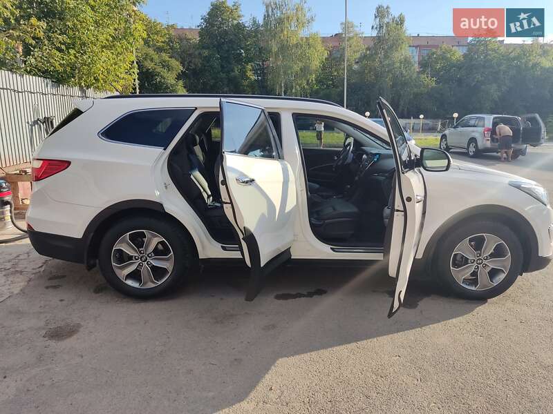Внедорожник / Кроссовер Hyundai Grand Santa Fe 2015 в Каменец-Подольском