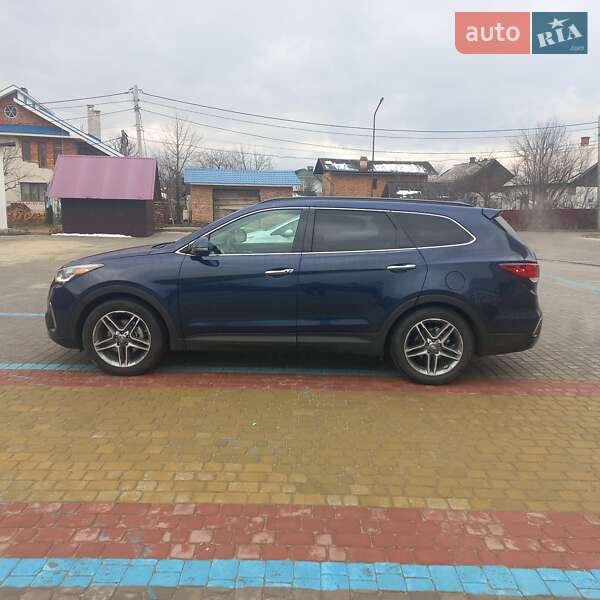 Позашляховик / Кросовер Hyundai Grand Santa Fe 2016 в Надвірній