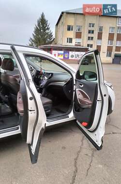 Внедорожник / Кроссовер Hyundai Grand Santa Fe 2017 в 