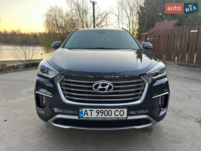 Позашляховик / Кросовер Hyundai Grand Santa Fe 2018 в 