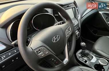 Позашляховик / Кросовер Hyundai Grand Santa Fe 2016 в 