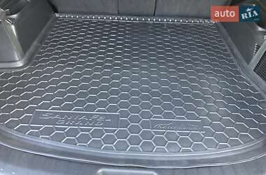 Внедорожник / Кроссовер Hyundai Grand Santa Fe 2016 в 